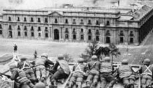 el pronunciamientio de los militares y su inespersado reniombre