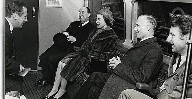 Se Inaugura el Metro de Londres