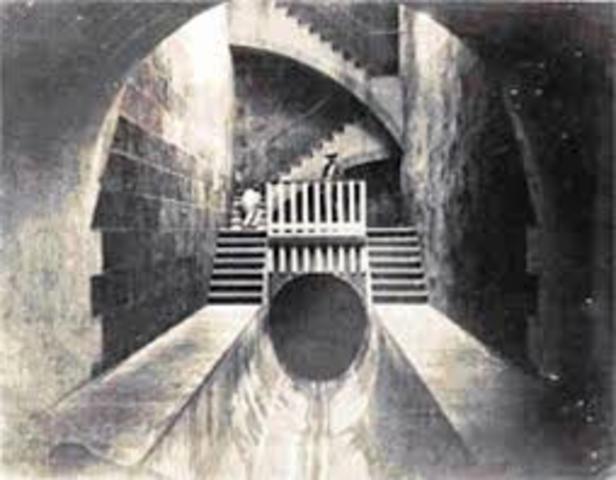 Se inicia la construcion del acantariarrillado de santiago