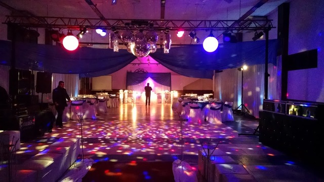 Empiezo empleo con un Dj y conozco la robotica y sonido