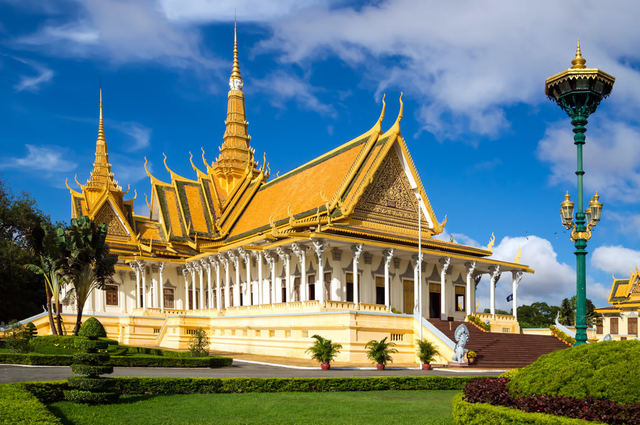 Khmer relocates capital