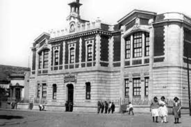 Inaguracion de la Escuela superior de comercio y administración.