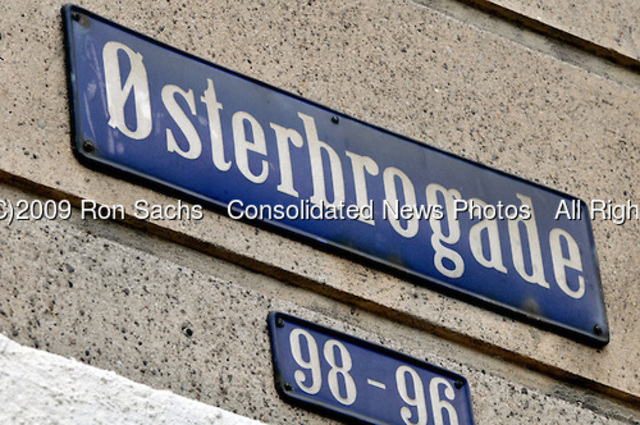 Annemarie races Ellen