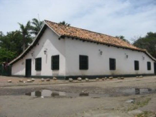 Antonio Nariño funda "La Bagatela"