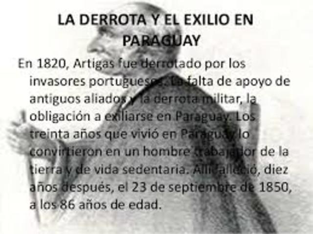 Artigas se retira al Paraguay.
