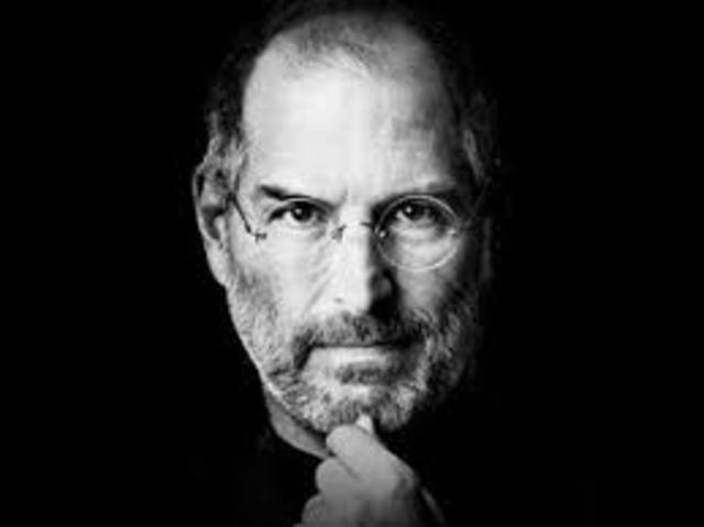 Steve Jobs, fue despedido por John Sculley de Apple Computer.