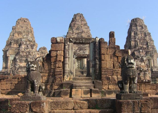 Rajendravarman II ( 944-968 CE) Eastern Mebon was build circa 952 CE