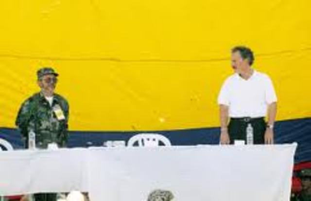l presidente Pastrana rompe el diálogo de paz con la FARC
