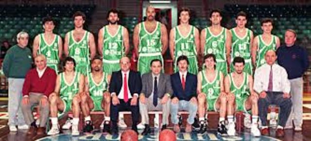 Se organiza en Atenas un torneo conmemorativo del centenario del baloncesto.