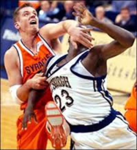 Se introduce el baloncesto en Yugoslavia. Se distingue en las penalizaciones las violaciones y la falta personal