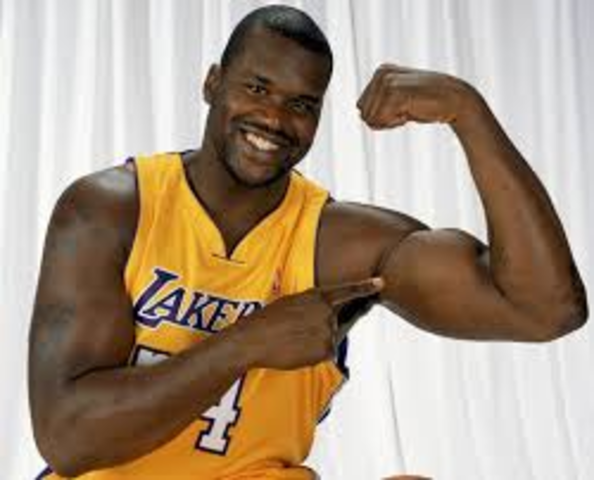 Shaquille Rashaun O’Neal (Newark, Nueva Jersey, 6 de marzo de 1972) es un exjugador estadounidense de baloncesto,
