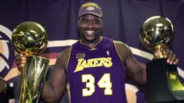 O Neil gana el mvp de la temporada 2000