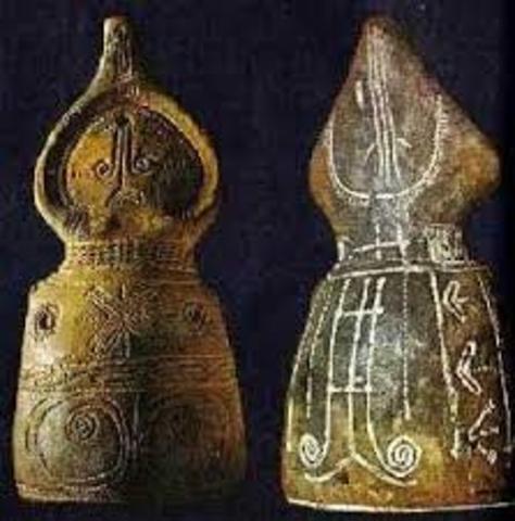 5,000 años a.C.  Primeros materiales moldeados con fuego