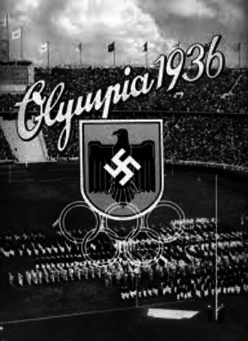 Se incluye el basquetbol en los Juegos Olímpicos, celebrados en Berlín, la Federación nombró a James Naismith, el fundador del basquetbol.