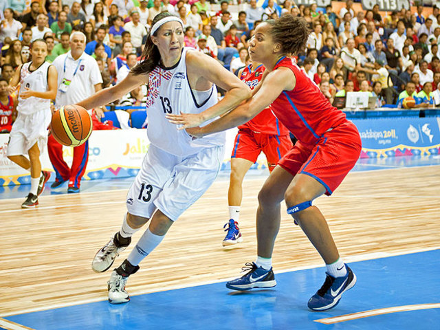 Primer partido oficial femenino