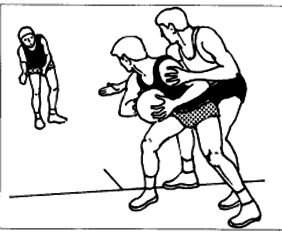 Reimplantan la regla que impide levantar el pie de pivot antes de que el balón salga de las manos del jugador