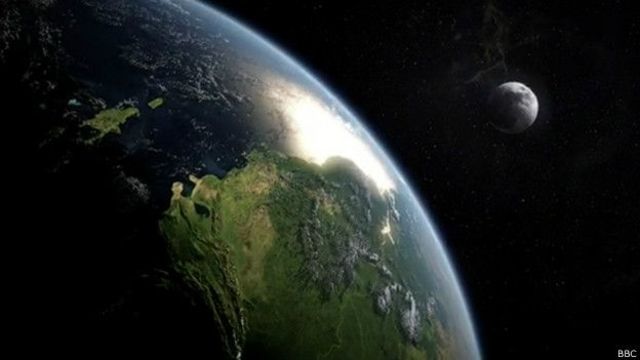 ¿cuanto tarda en dar una una buelta la luna?