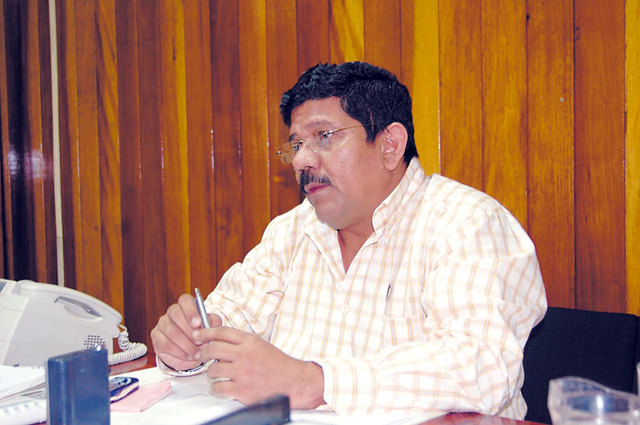 Renuncia magistrado del CSE