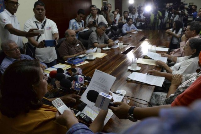 CSE destituye a diputados del PLI