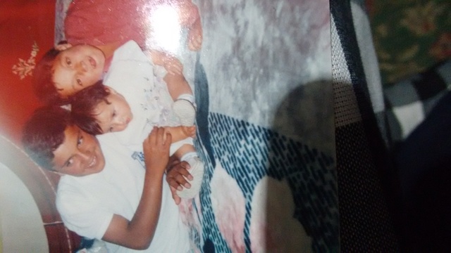 Junto a mis hermanos