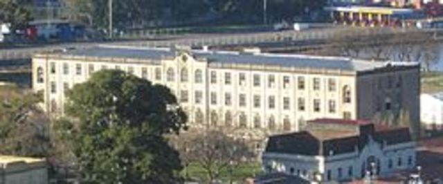 nuevo hotel de inmigrantes