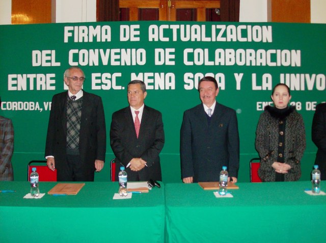 Estudio la preparatoria, en la Ciudad de Cordoba, Ver