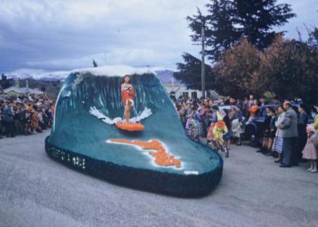 1958 Blossom Festival Float