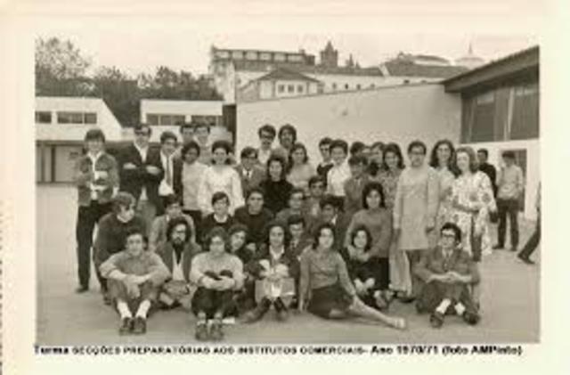 Aconteceu a fundação da primeira escola por correspondência em Berlim