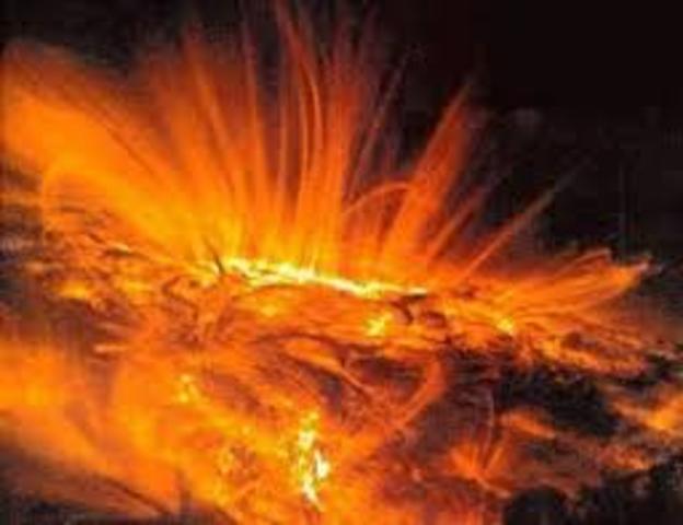 El hidrógeno se fusiona con el helio y el litio formando el sol.