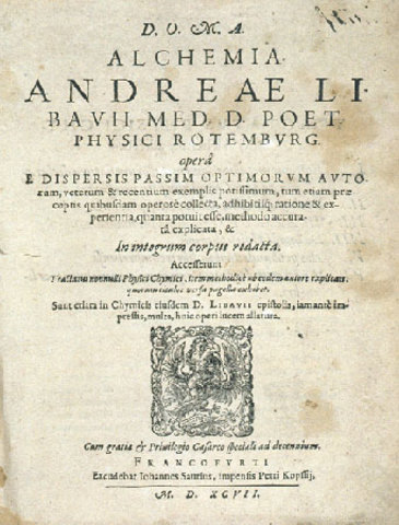 Se escribe el primer libro de química.