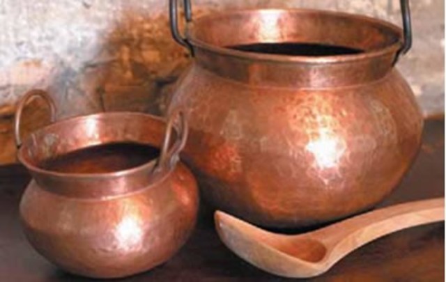 Primeros trabajos de metalurgia y alfareria