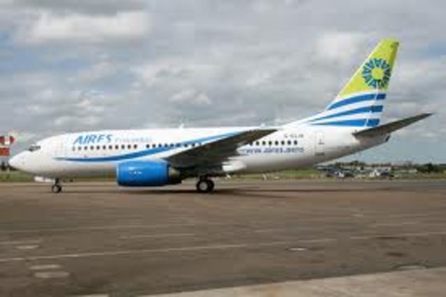 la columna móvil de las FARC-EP Teófilo Forero, secuestró un avión de la aerolínea Aires en el que viajaba el senador Jorge Gechem.