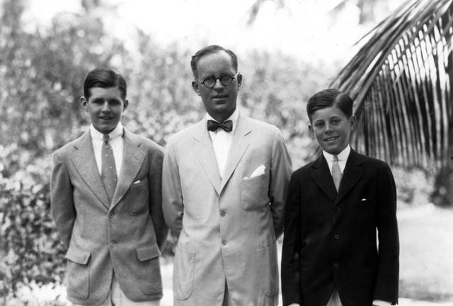 JFK’S BEGINNINGS IN POLITICS