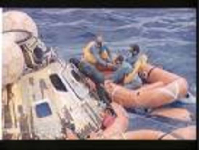 Apollo 12 splashdown.