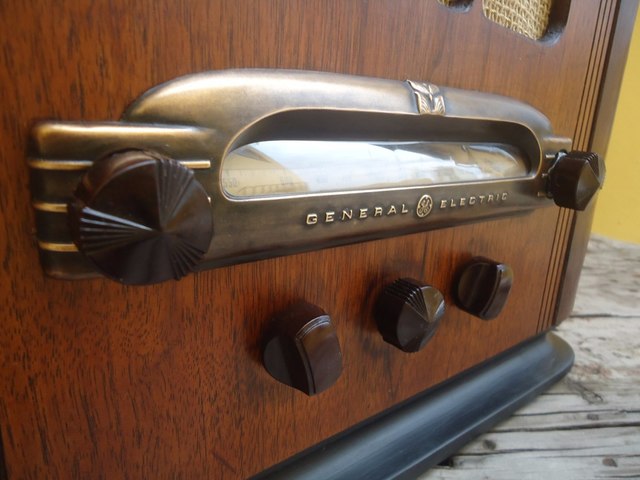 Programas escolares pelo rádio