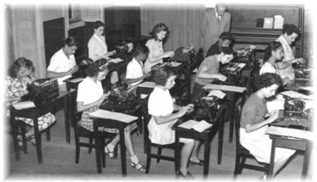 01 de Janeiro de 1094 - anúncio de curso de datilógrafo