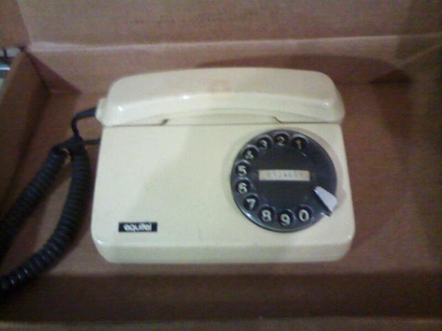 Na cidade tem telefone!