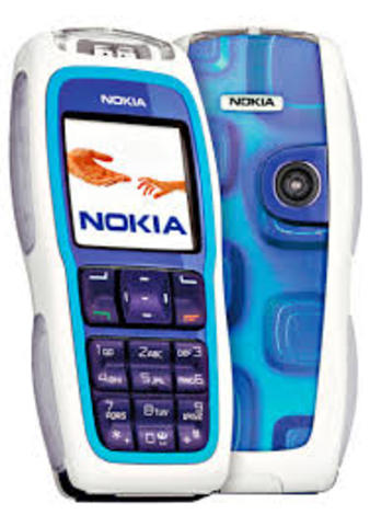 2002 NOKIA  lanza su primer celular con Internet