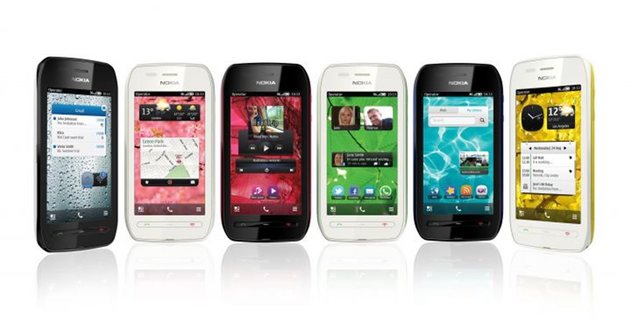 2004 lanzan teléfonos con acceso total a internet