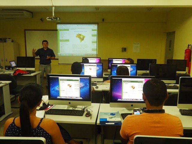 Educação a Distância começa a ser usada na capacitação de professores