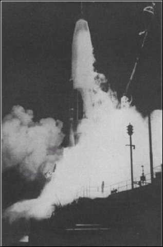 EE.UU lanza el Score, primer satélite de comunicaciones de la historia