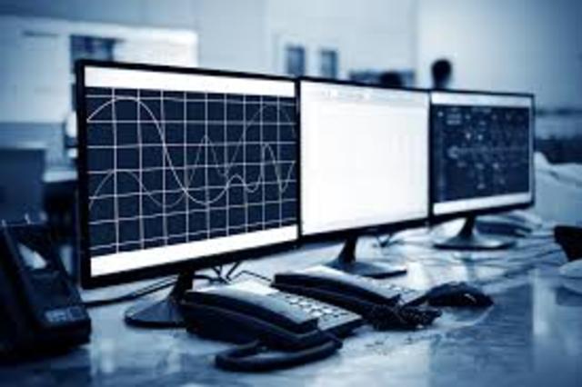 Se crean los centros de computo en las universidades Colombianas