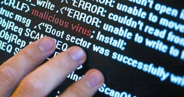 Primera caida de internet a causa de un virus