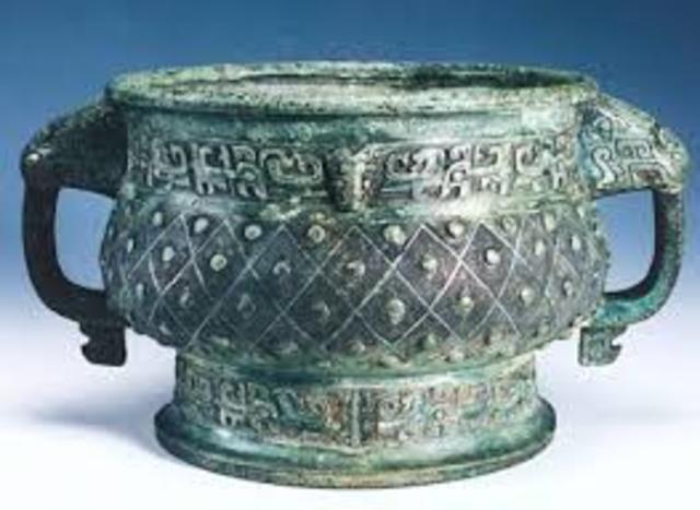 Chinos trabajan el bronce