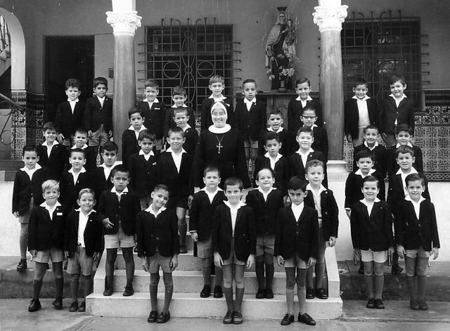 Primeros colegios privados