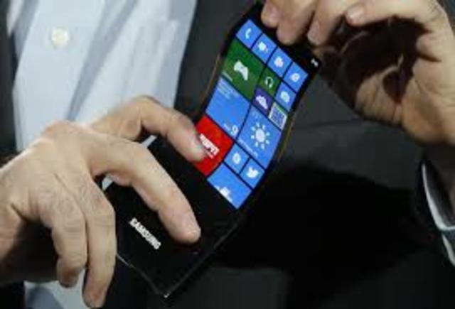 Celular con pantalla OLED Flexible