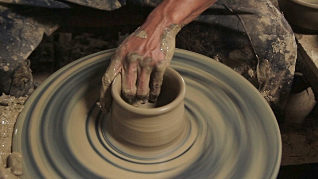 The potter's wheel and the wheel