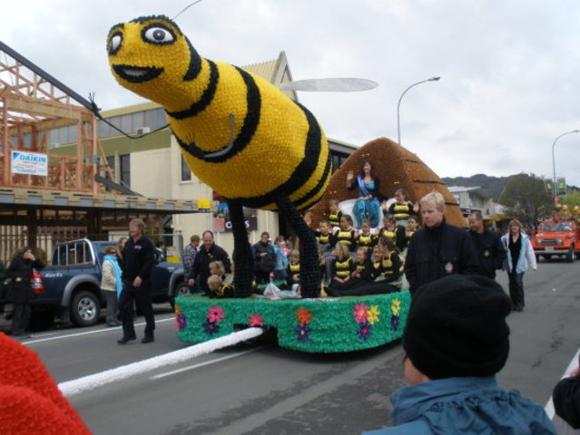 2008 Buzzy bee float