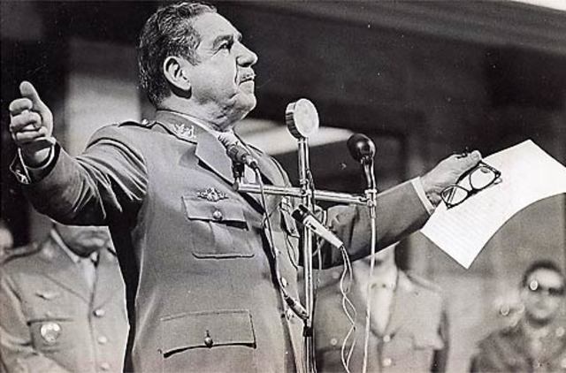 Fez parte do grupo do exército na embaixada do Brasil, na Argentina