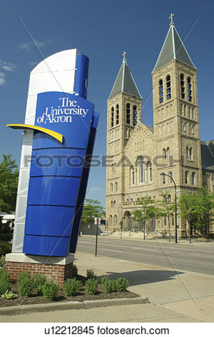 KATHARINE KOLCABA, Actualmente profesora asociada de enfermería en la Universidad de Akron Colegio de Enfermería.